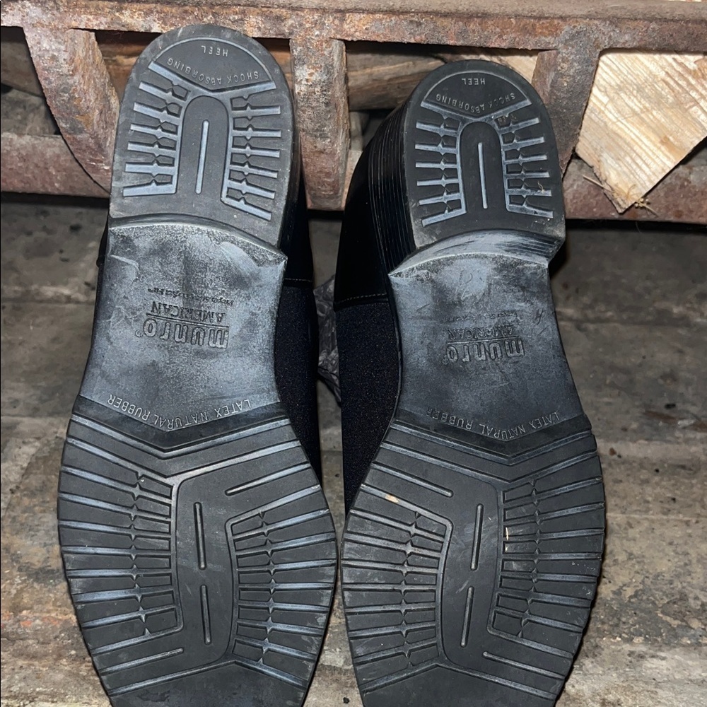 Munro Strand Black Stretch Leather Footwear - Picture 7 of 8
